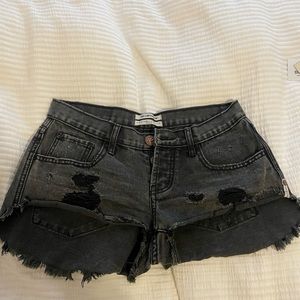 One x one teaspoon 26 shorts